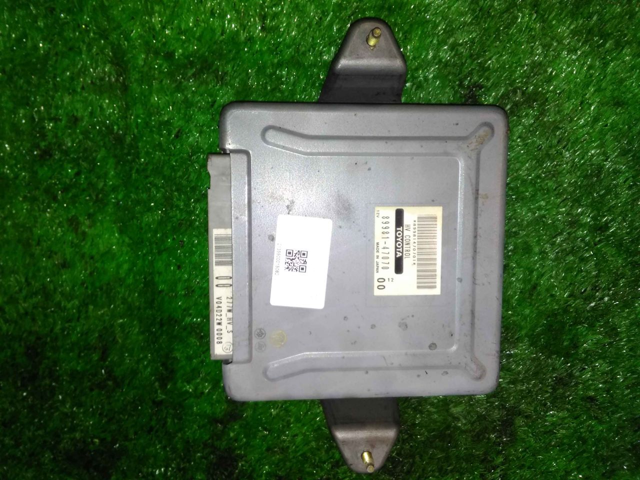 Блок управления TOYOTA PRIUS NHW20 1NZ-FXE 89981-47070 1 ракурс Блок управления TOYOTA PRIUS NHW20 1NZ-FXE 89981-47070 1 ракурс