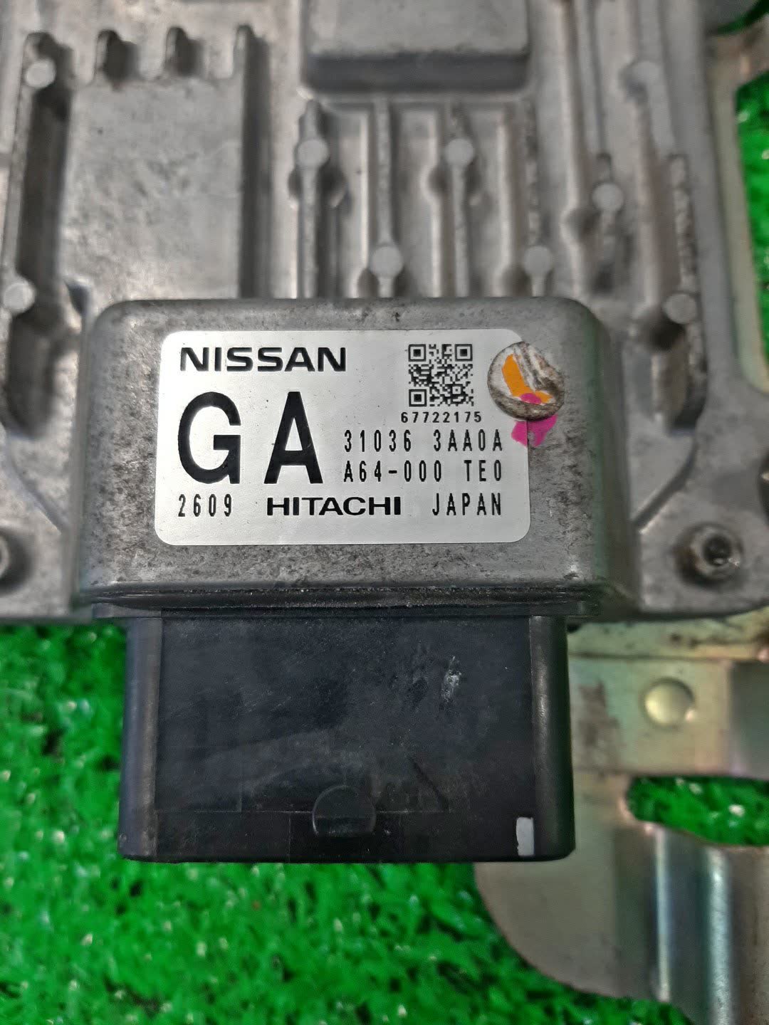 Блок управления NISSAN LATIO N17 HR12DE 310363AA0A 3 ракурс