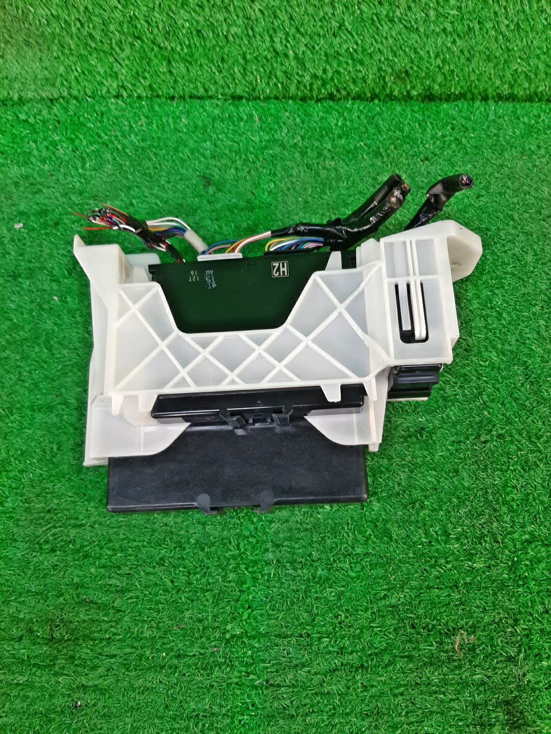Блок управления TOYOTA ESQUIRE ZWR80G 89681-28020 3 ракурс