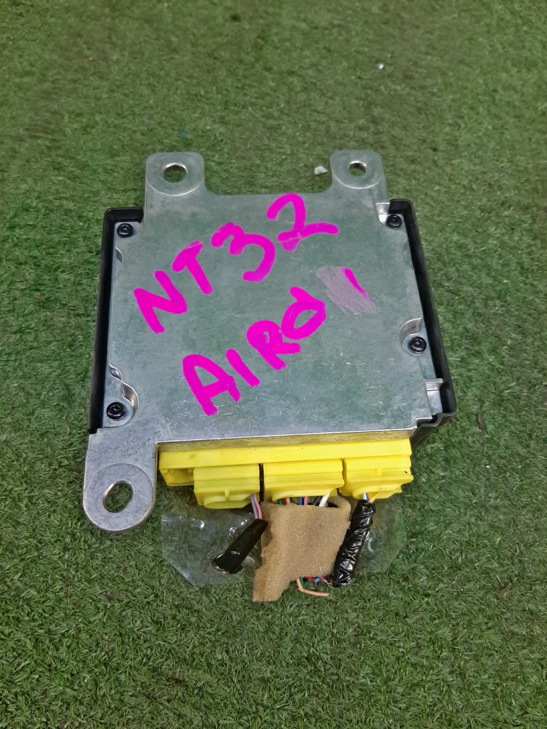 Блок управления NISSAN X-TRAIL NT32 28556-4B40A 2 ракурс