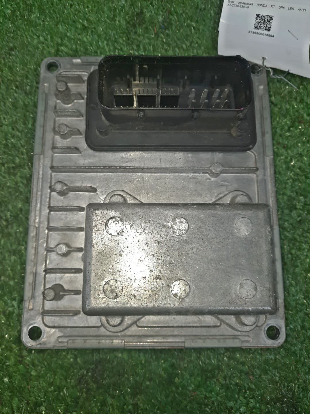 Блок управления HONDA FIT GP6 LEB A2-C730-3300-6 1 ракурс