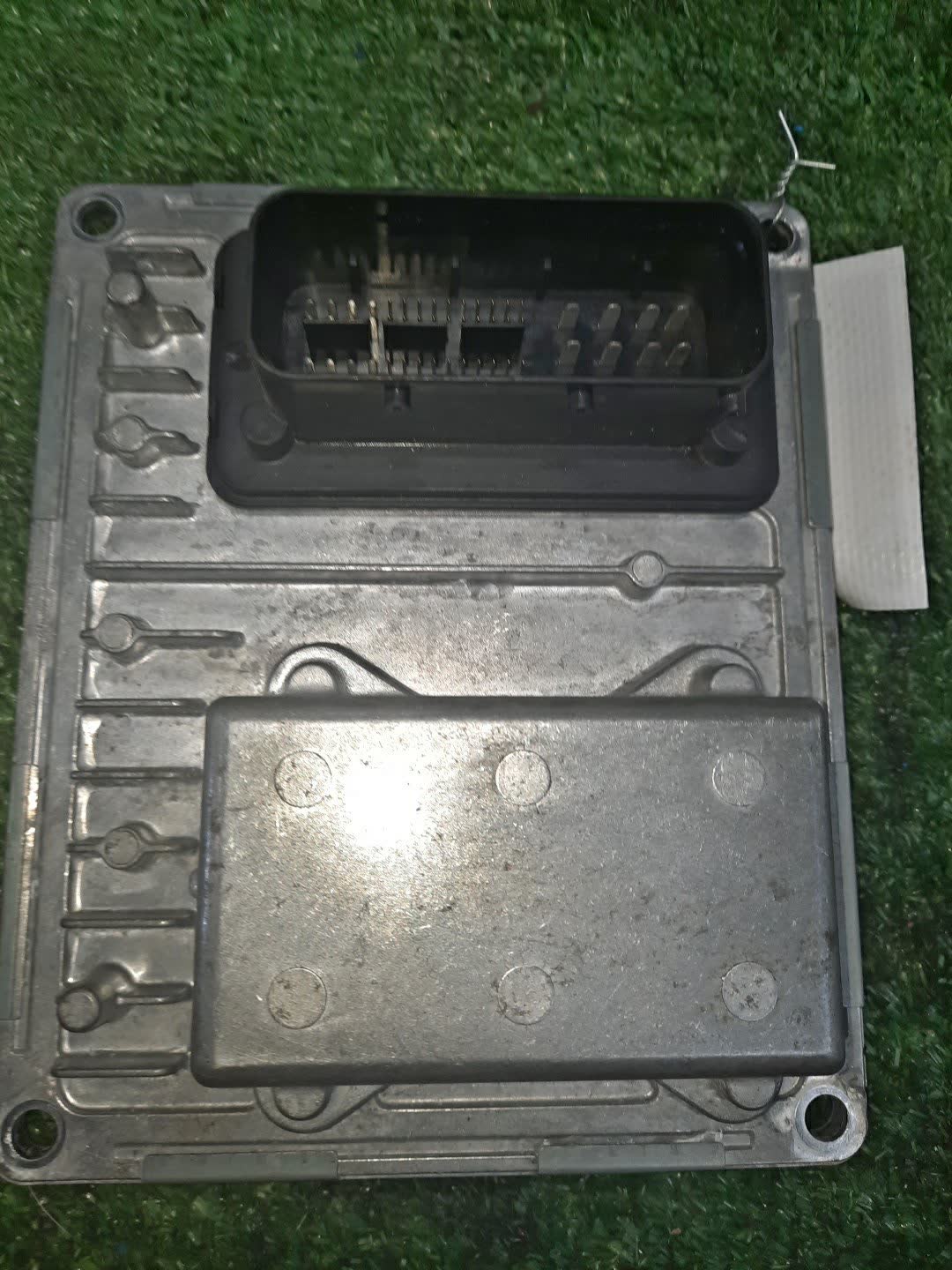 Блок управления HONDA FIT GP6 LEB A2-C730-3300-7 2 ракурс