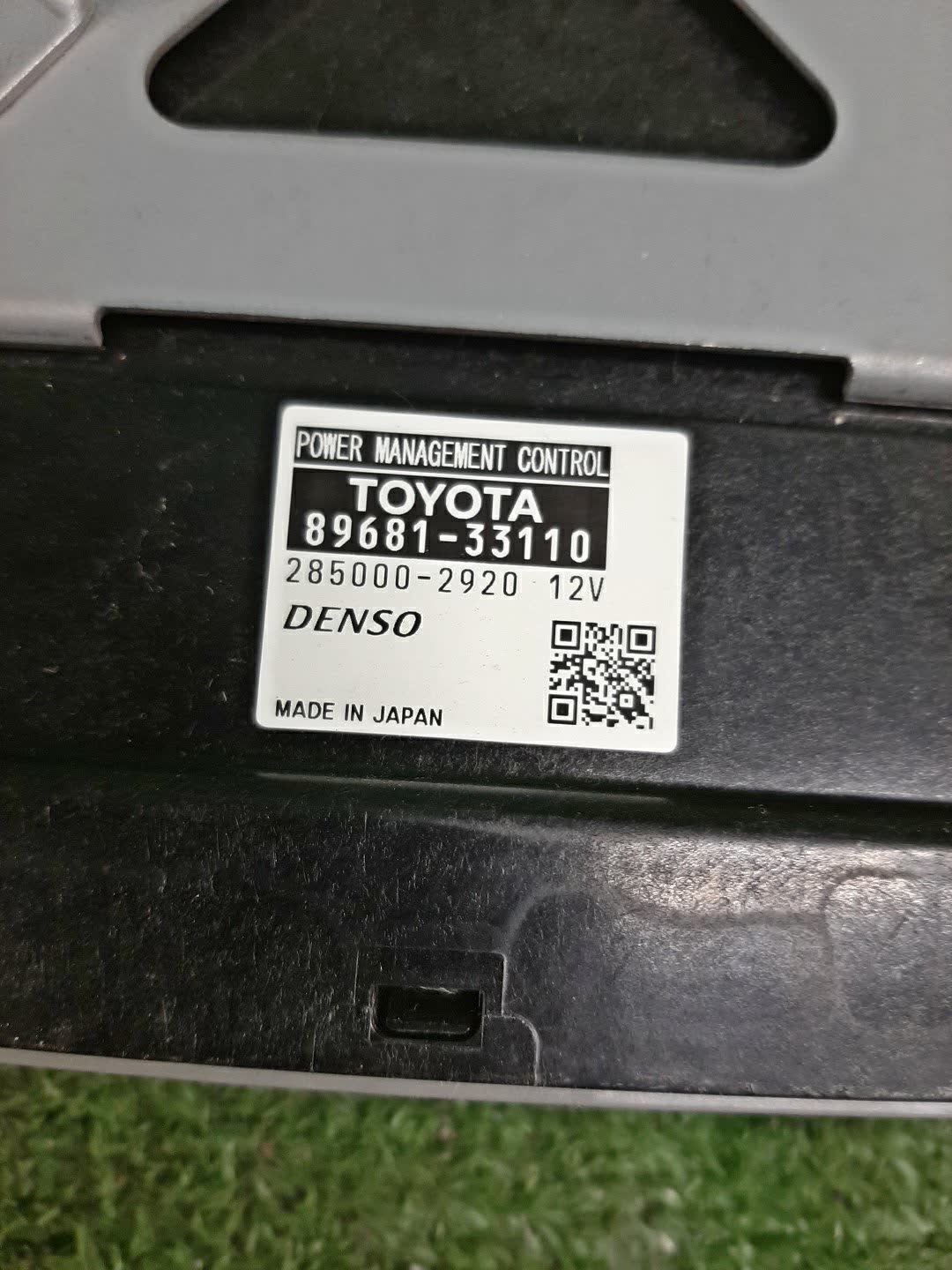 Блок управления TOYOTA CAMRY AVV50 89681-33110 3 ракурс