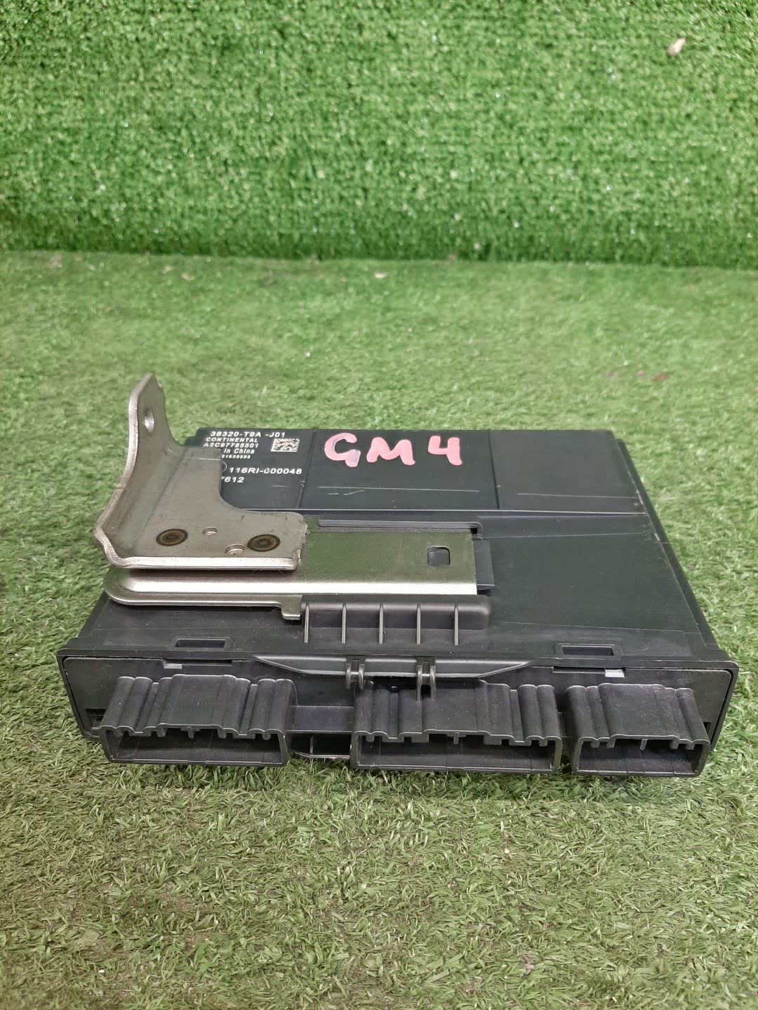 Блок управления HONDA GRACE GM4, GM5, GM6, GM9 38320-T9A-J01 1 ракурс