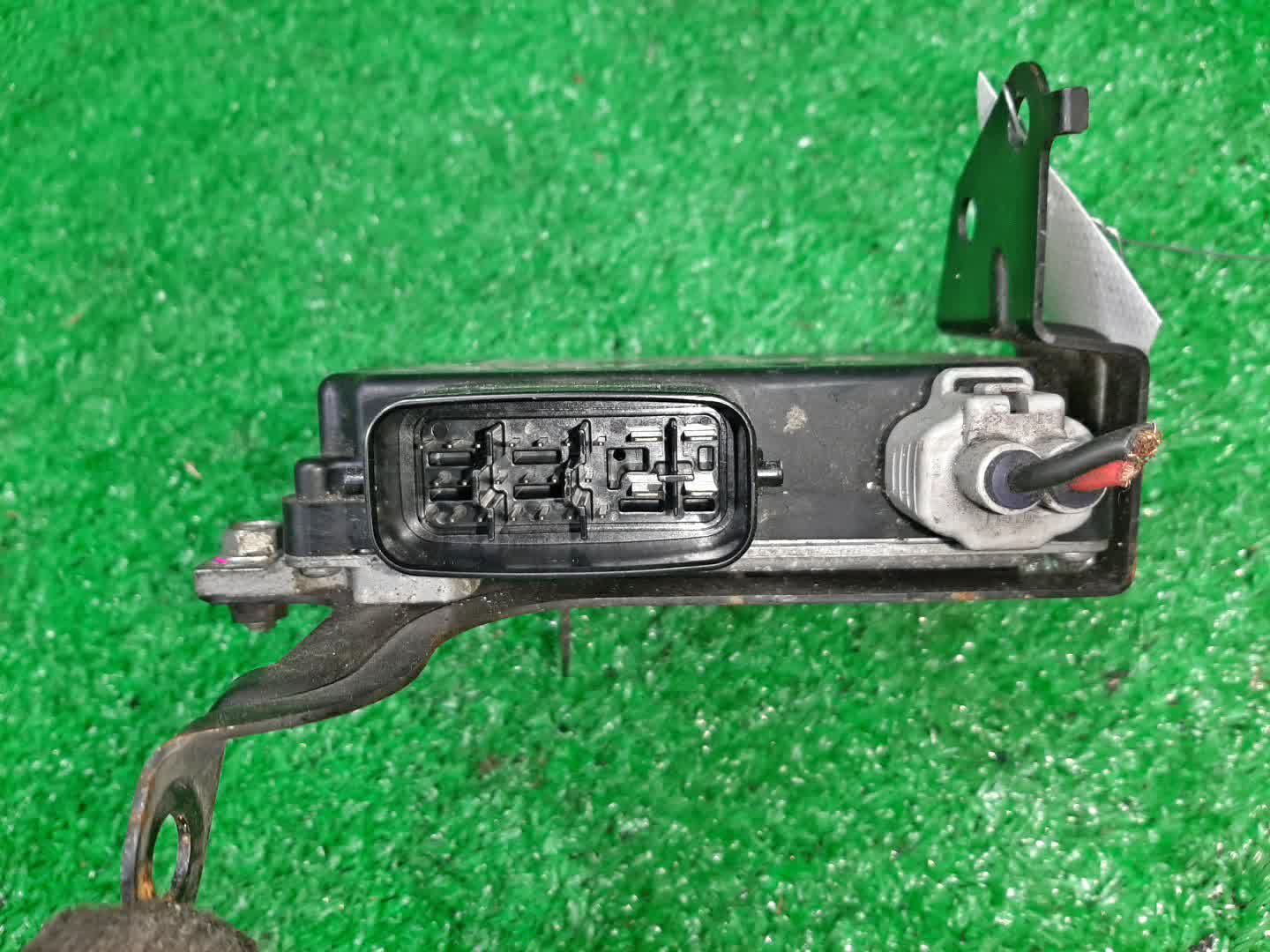 Блок управления MITSUBISHI GALANT FORTIS CY6A 4J10 1860C190/W4T99073 2 ракурс
