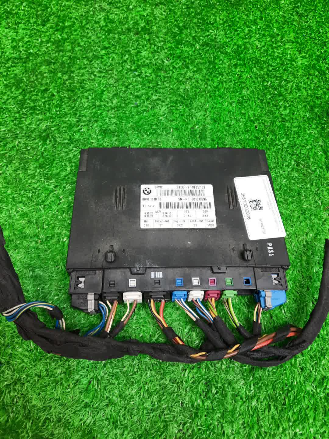 Блок управления BMW 5-Series E60 61359148257 1 ракурс
