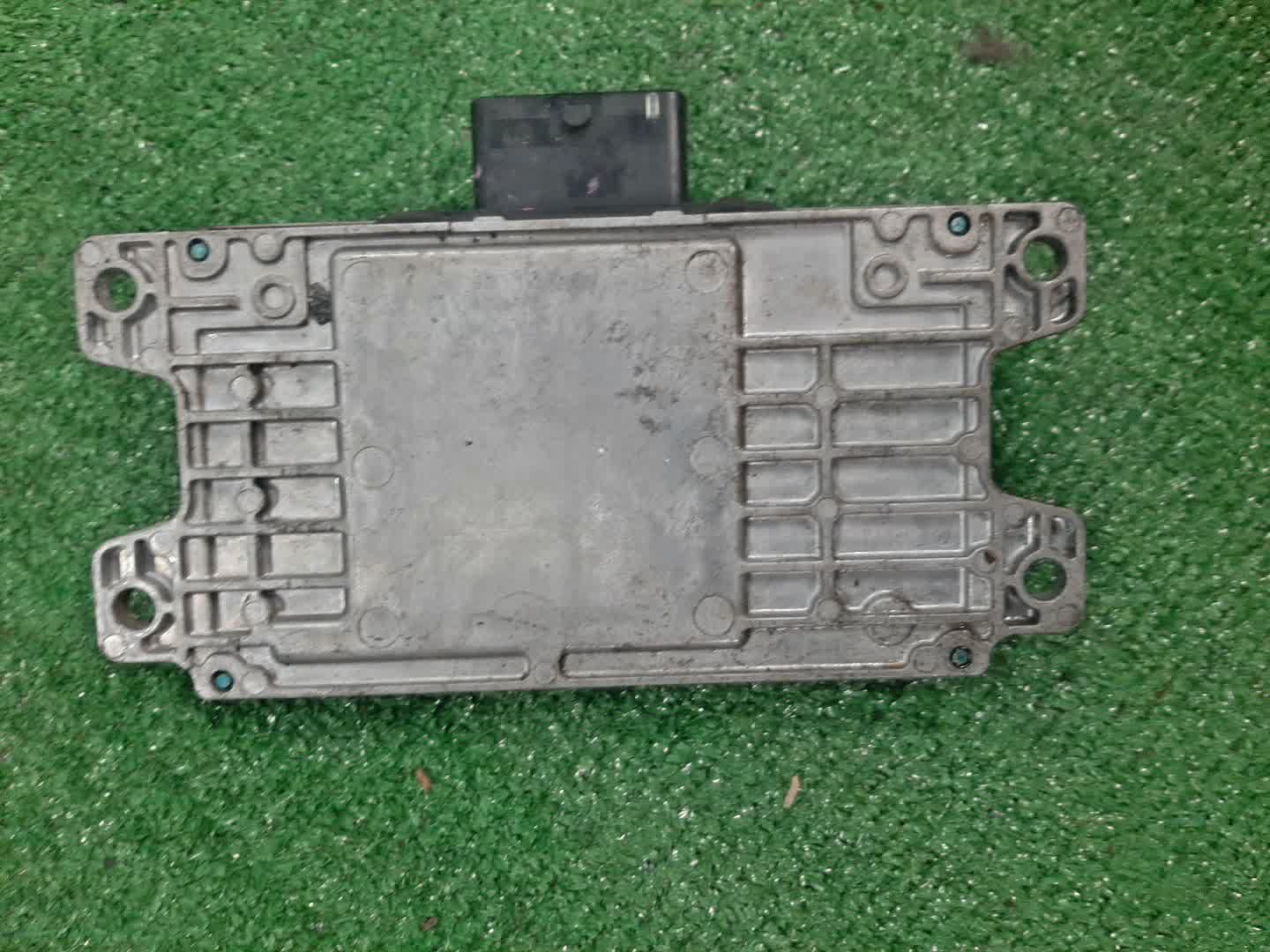 Блок управления NISSAN PRESAGE TNU31 QR25DE ETC51-322NA1 3 ракурс