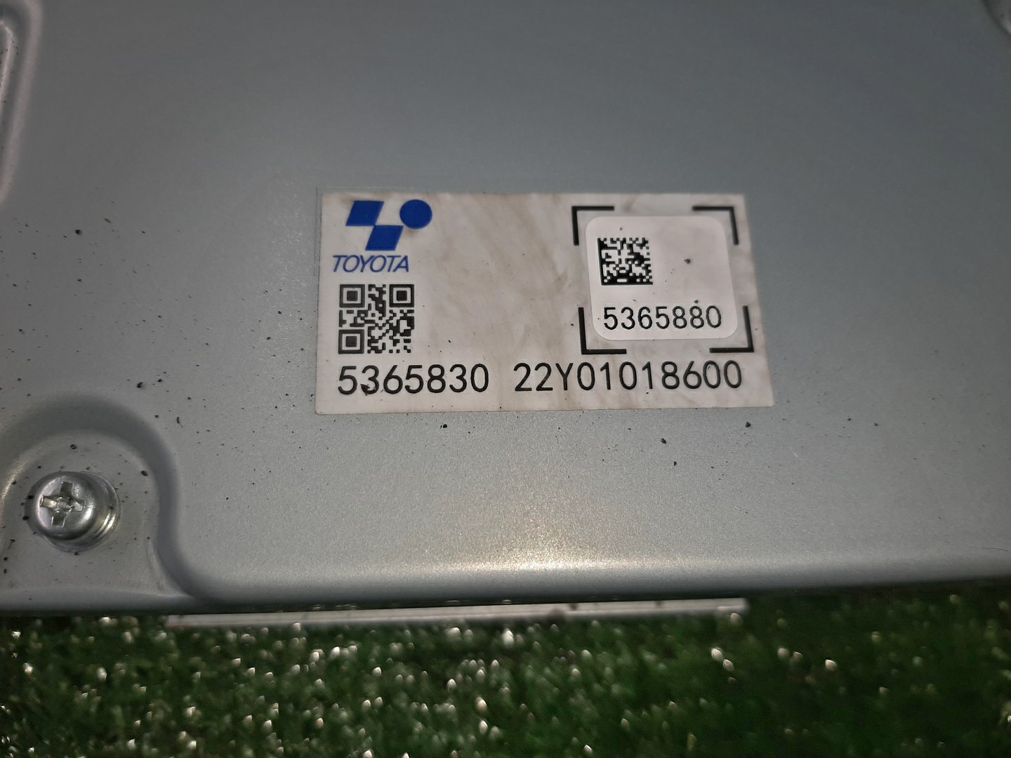 Блок управления NISSAN X-TRAIL SNT33 22Y010-18600 2 ракурс