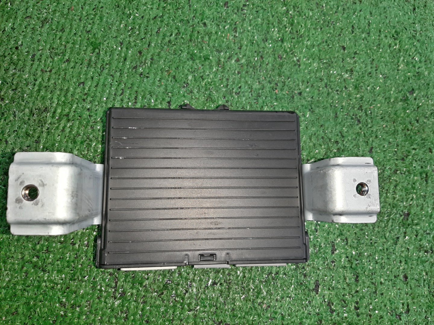 Блок управления HONDA VEZEL RV5 74970-3M0-J51 2 ракурс