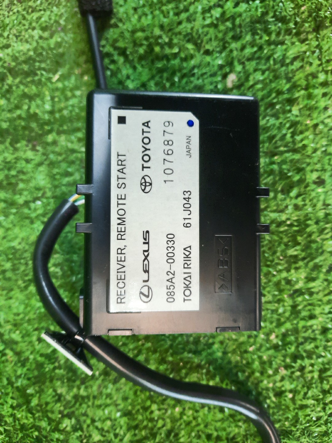 Блок управления TOYOTA YARIS MXPH10 085A2-00330 3 ракурс