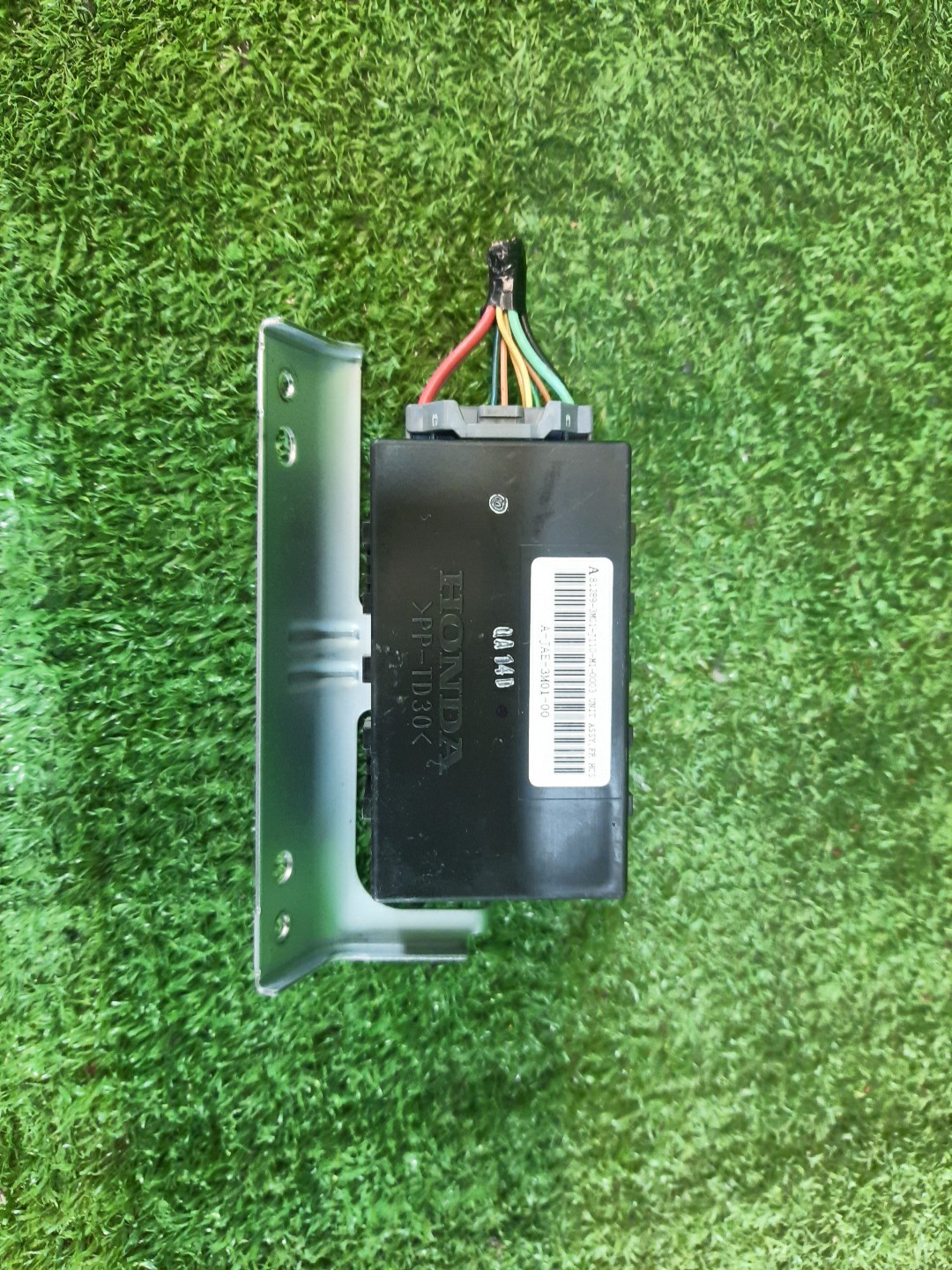 Блок управления HONDA VEZEL RV5 81289-3M01-J110 1 ракурс