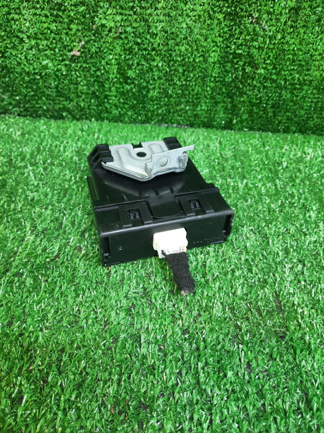 Блок управления NISSAN LEAF ZE1 177700-8711 3 ракурс