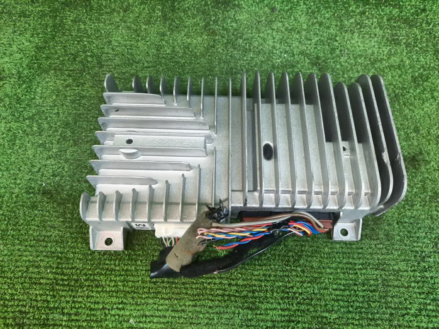 Усилитель магнитофона NISSAN SKYLINE HV37 28061-4GA5A 1 ракурс