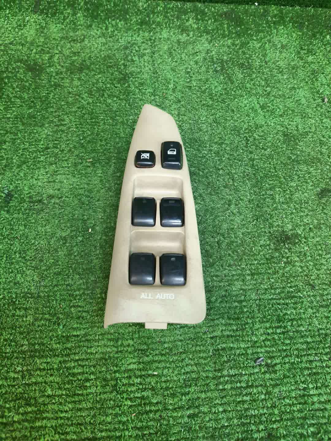 Блок управления стеклами правый передний TOYOTA COROLLA SPACIO NZE121 84040-13010 1 ракурс