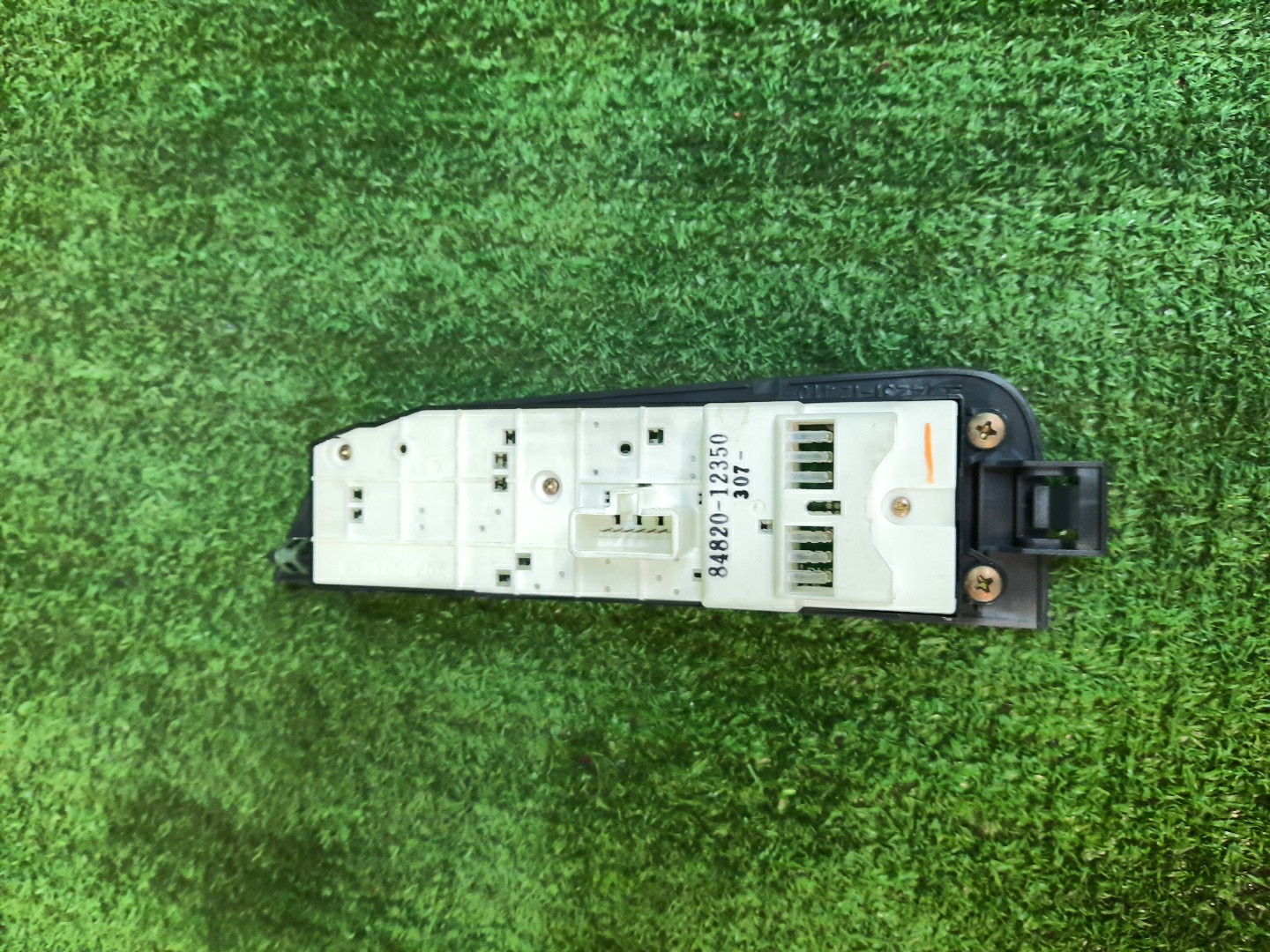 Блок управления стеклами правый передний TOYOTA SPRINTER CARIB AE111G 84820-12350 2 ракурс