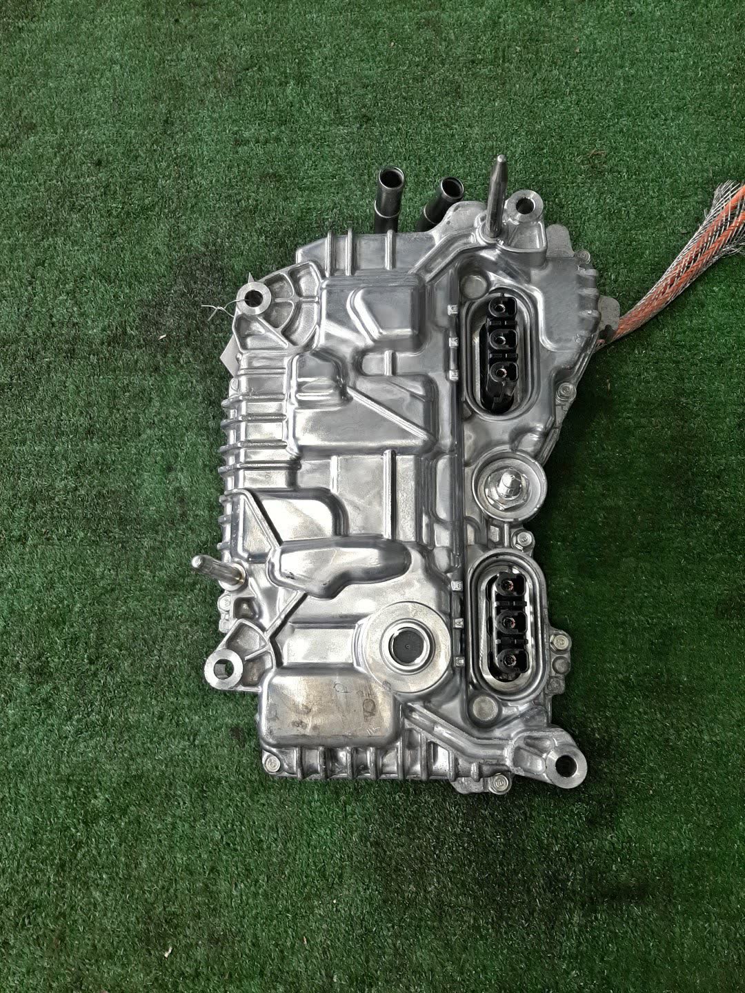 Инвертор HONDA FIT GR4 LEB 1B000-6Y0-J05 2 ракурс