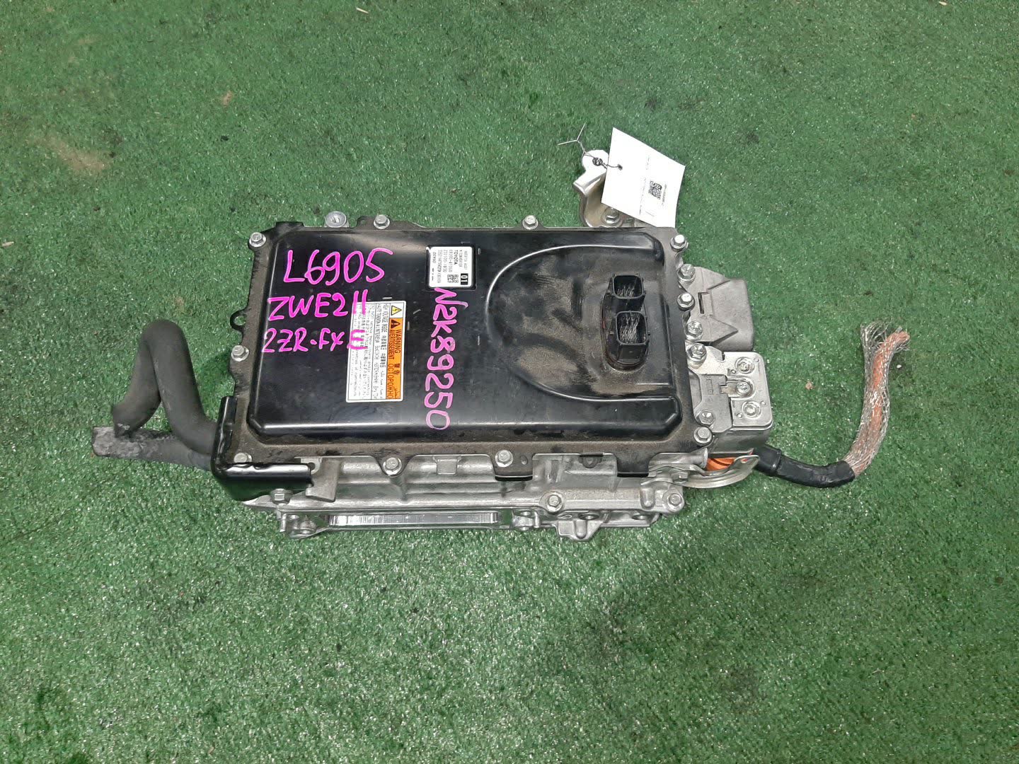 Инвертор TOYOTA COROLLA ZWE211 2ZR-FXE G9200-47350 1 ракурс