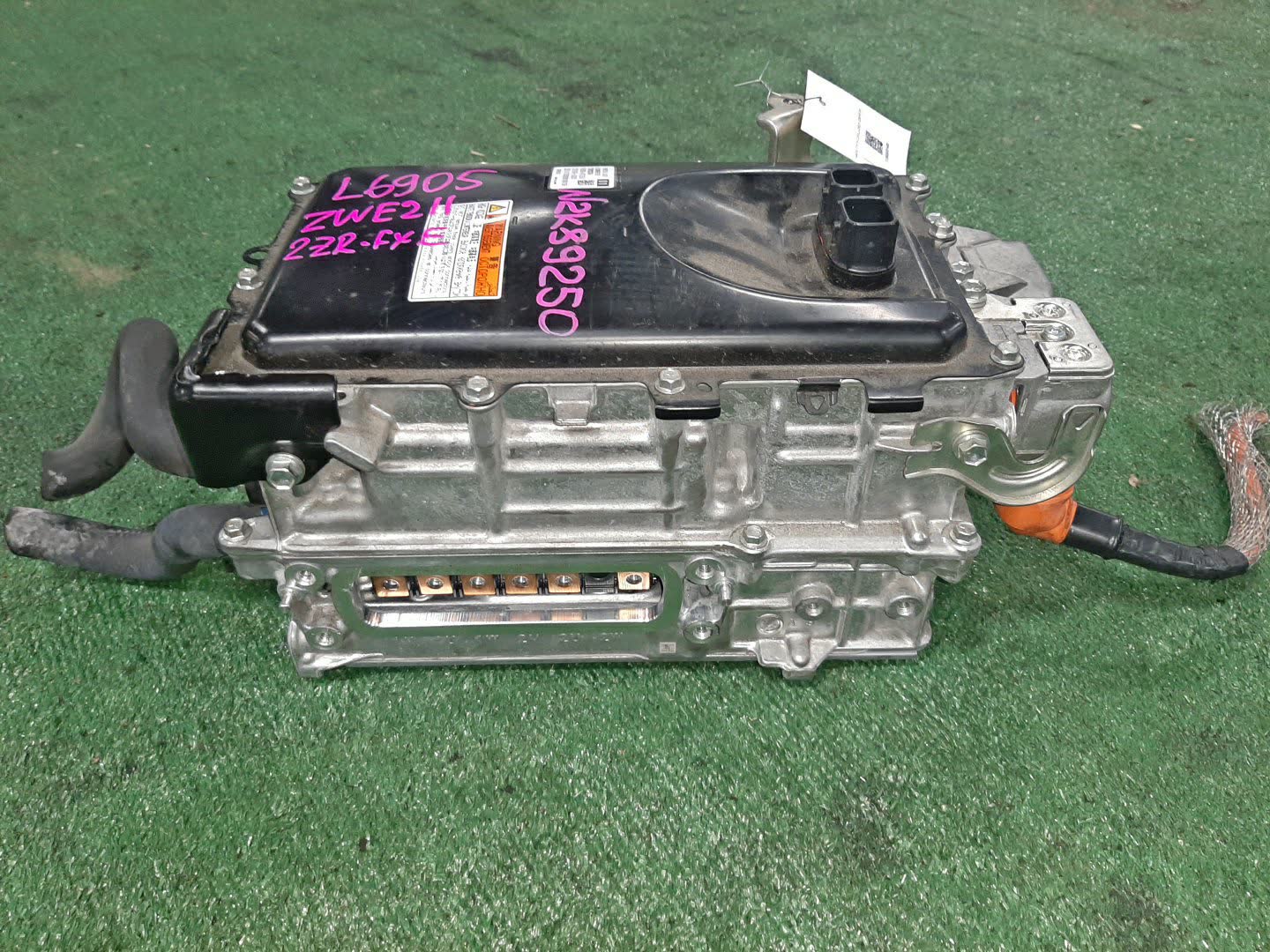 Инвертор TOYOTA COROLLA ZWE211 2ZR-FXE G9200-47350 2 ракурс