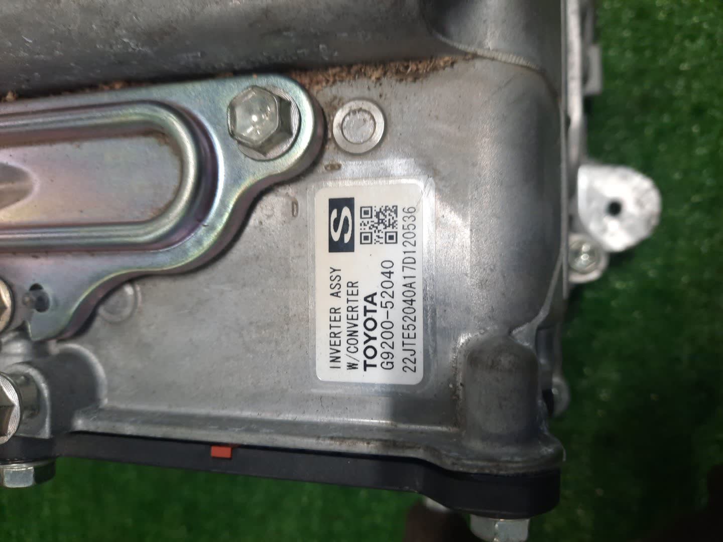 Инвертор TOYOTA SIENTA NHP170G 1NZ-FXE G9200-52040 2 ракурс