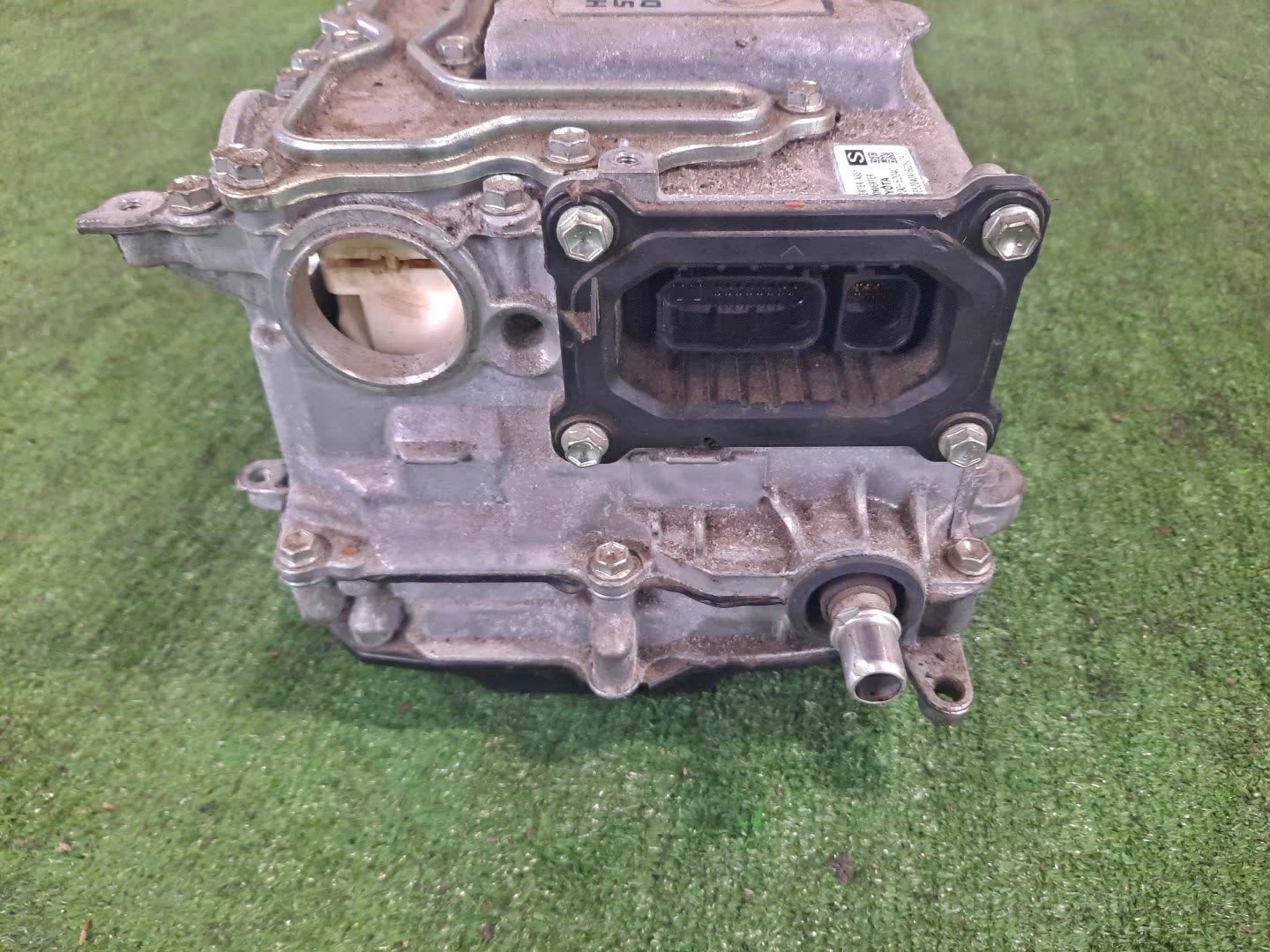 Инвертор TOYOTA SIENTA NHP170G 1NZ-FXE G9200-52040 3 ракурс