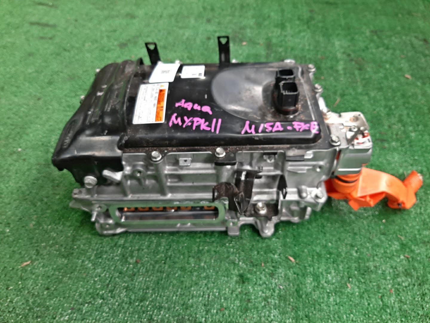 Инвертор TOYOTA AQUA MXPK11 M15A-FXE G9200-52090 1 ракурс