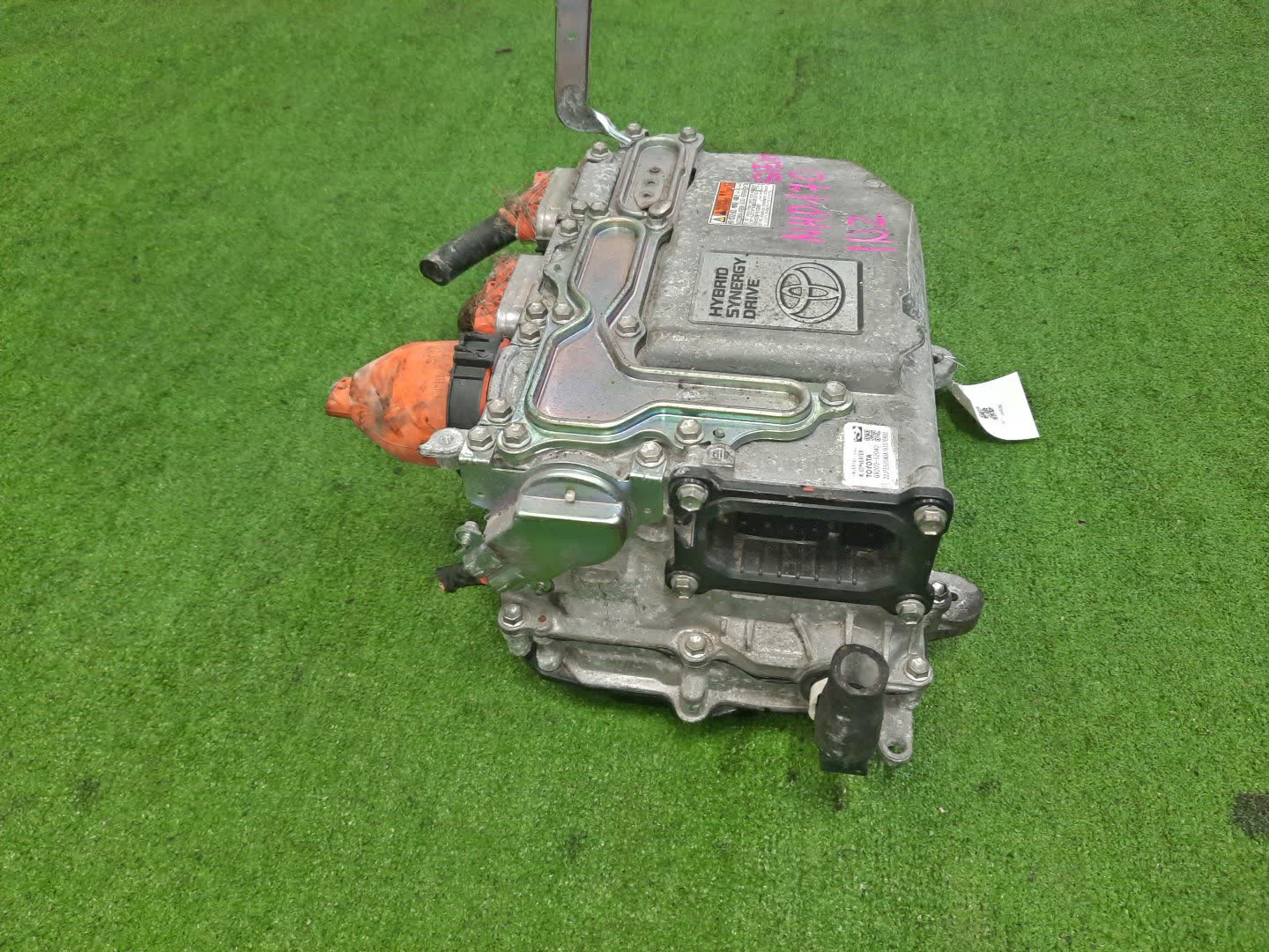 Инвертор TOYOTA SIENTA NHP170G 1NZ-FXE G9200-52040 2 ракурс
