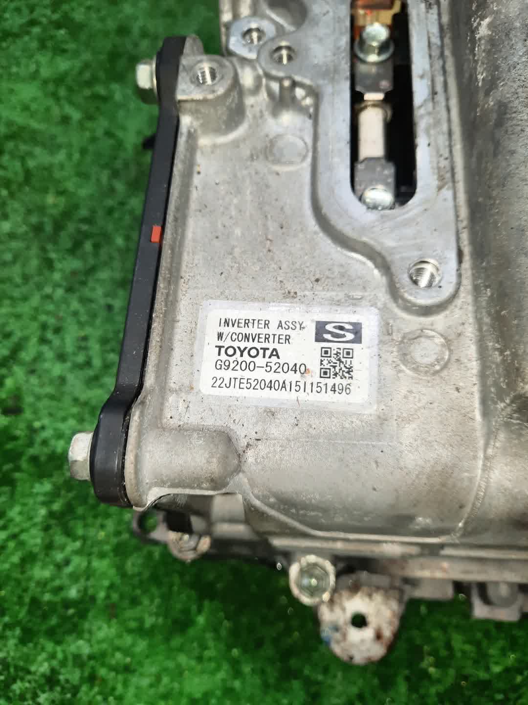Инвертор TOYOTA SIENTA NHP170G 1NZ-FXE G9200-52040 2 ракурс