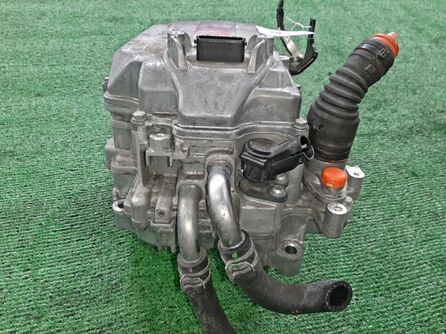Инвертор HONDA VEZEL RV5 1B000-6HN-J02 3 ракурс