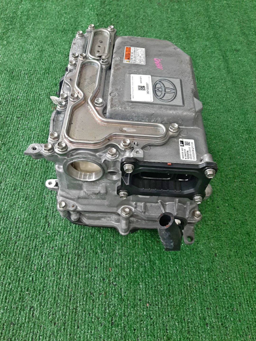 Инвертор TOYOTA AQUA NHP10 G9200-52010 4 ракурс