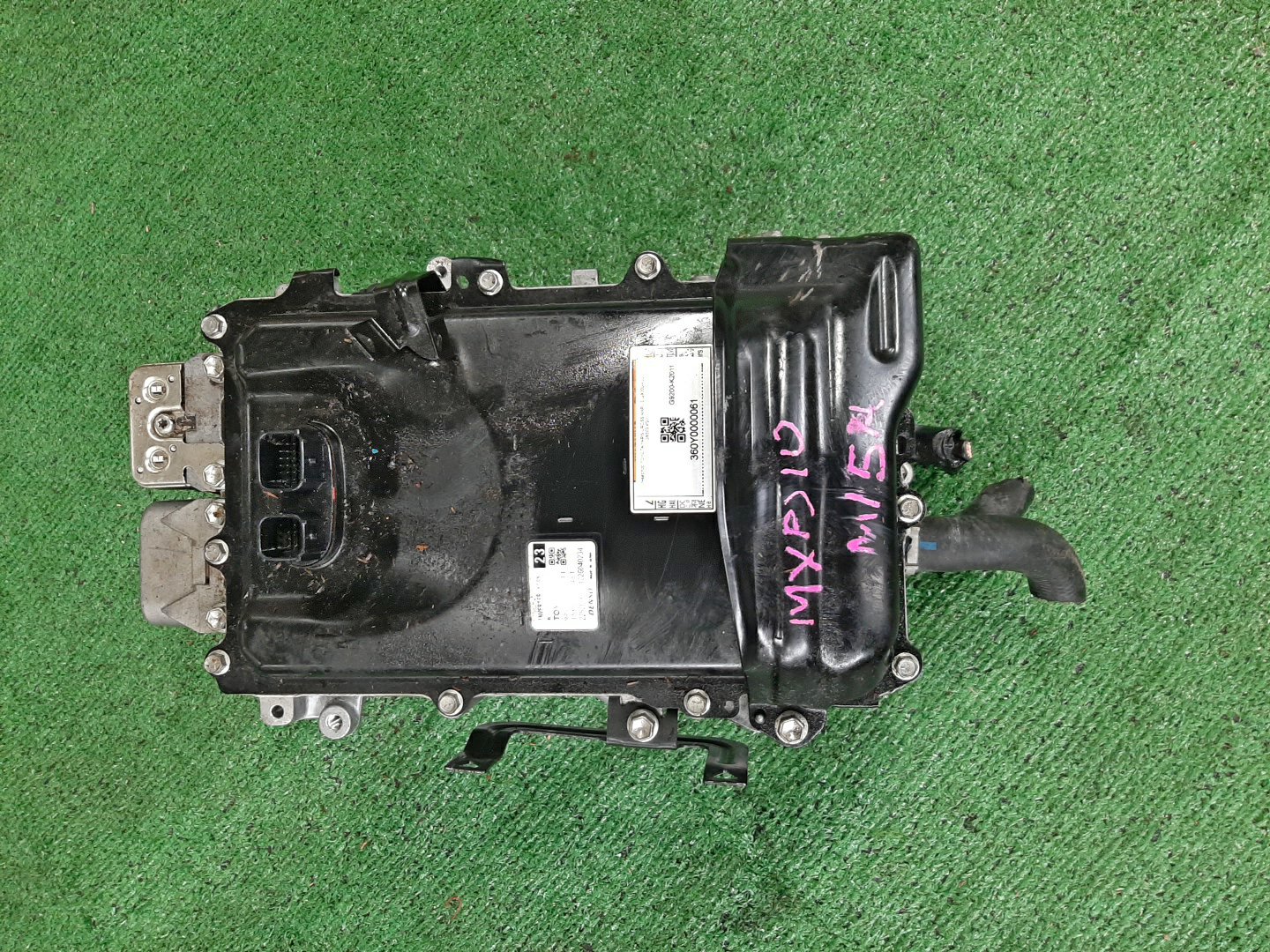 Инвертор TOYOTA YARIS CROSS MXPJ10 G9200-K2011 1 ракурс