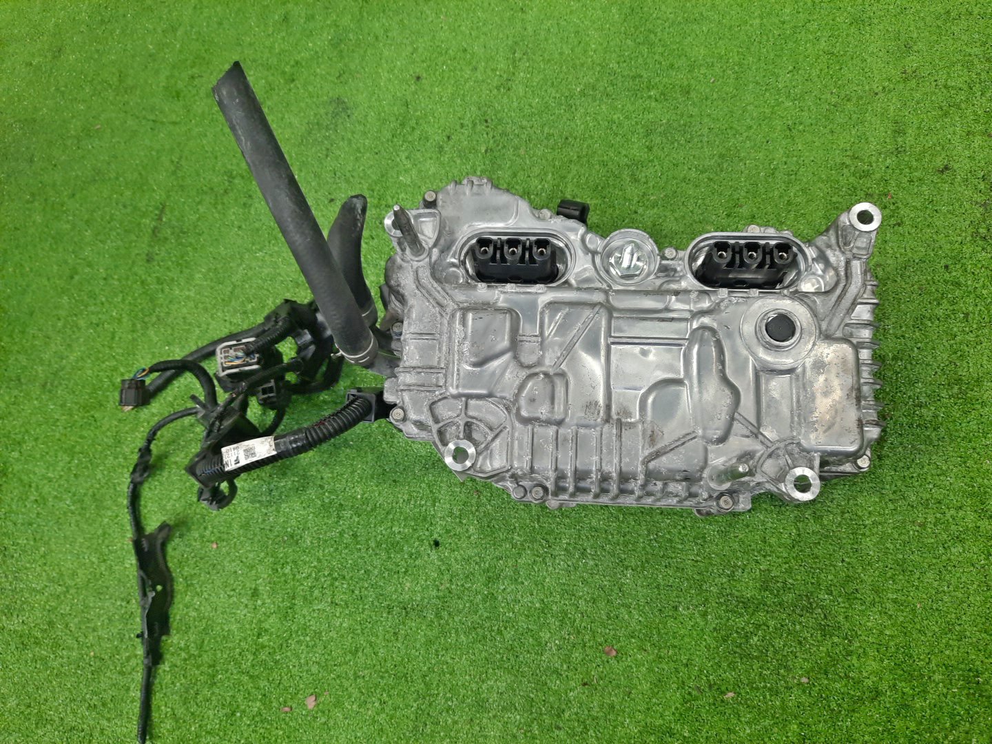 Инвертор HONDA FIT GR3 LEB 1B000-6Y0-J05 2 ракурс