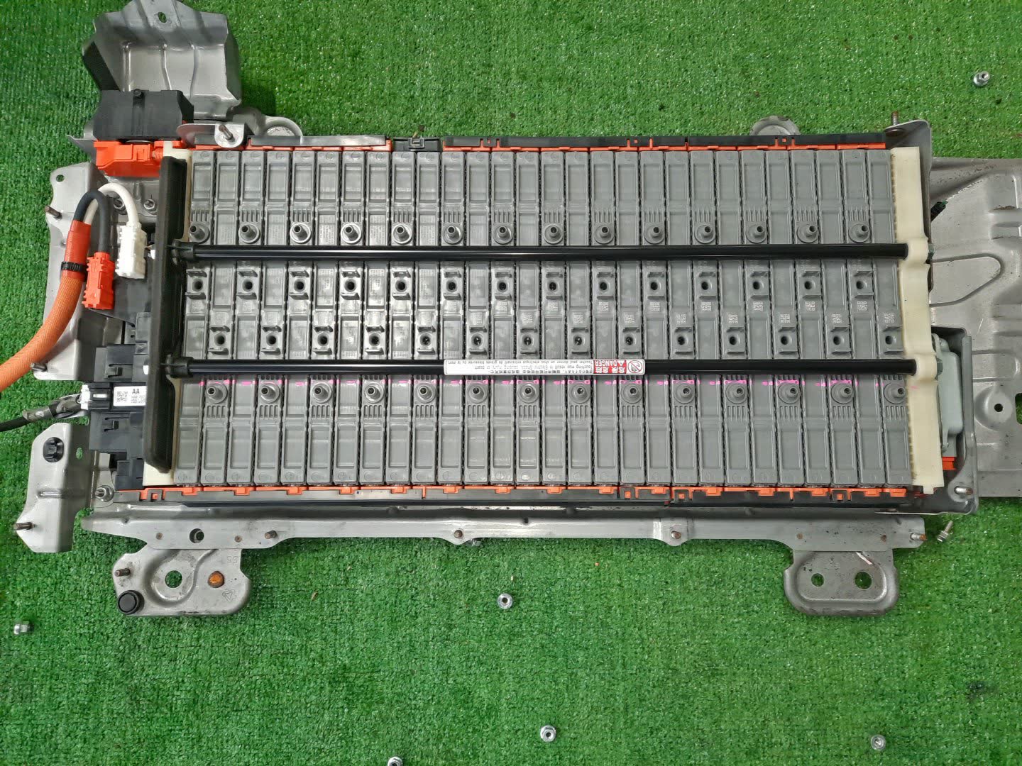 Батарея гибридной установки TOYOTA VOXY ZWR80G 2ZR-FXE G9280-28070 3 ракурс
