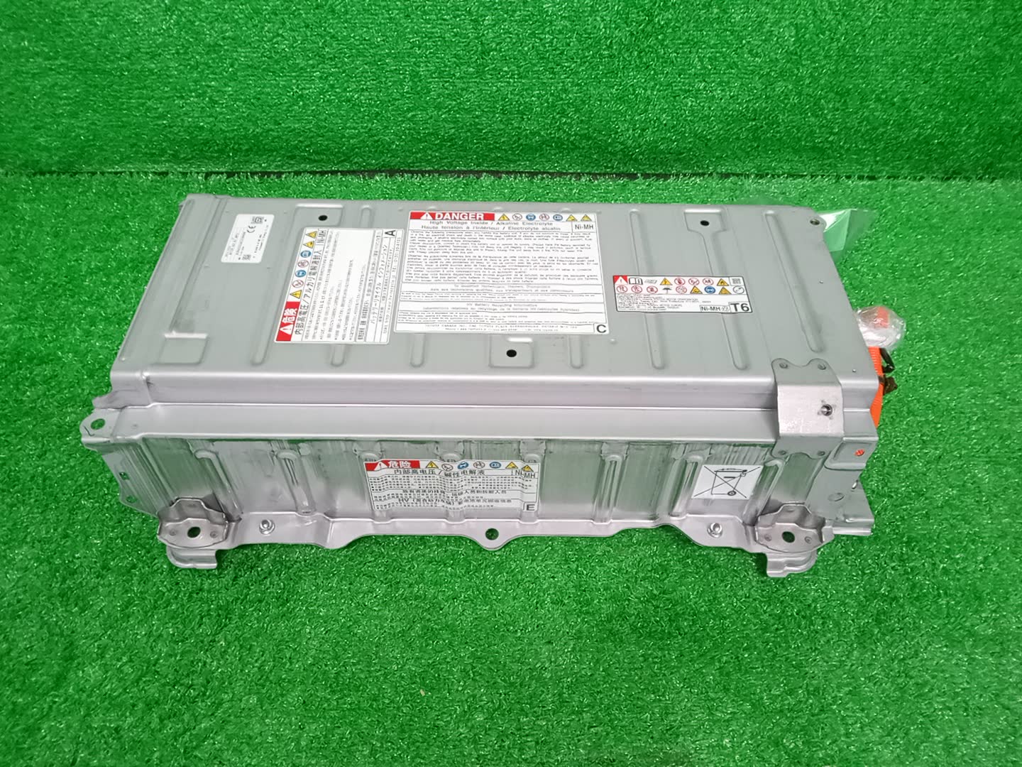Батарея гибридной установки TOYOTA PRIUS NHW20 G9510-47033 1 ракурс