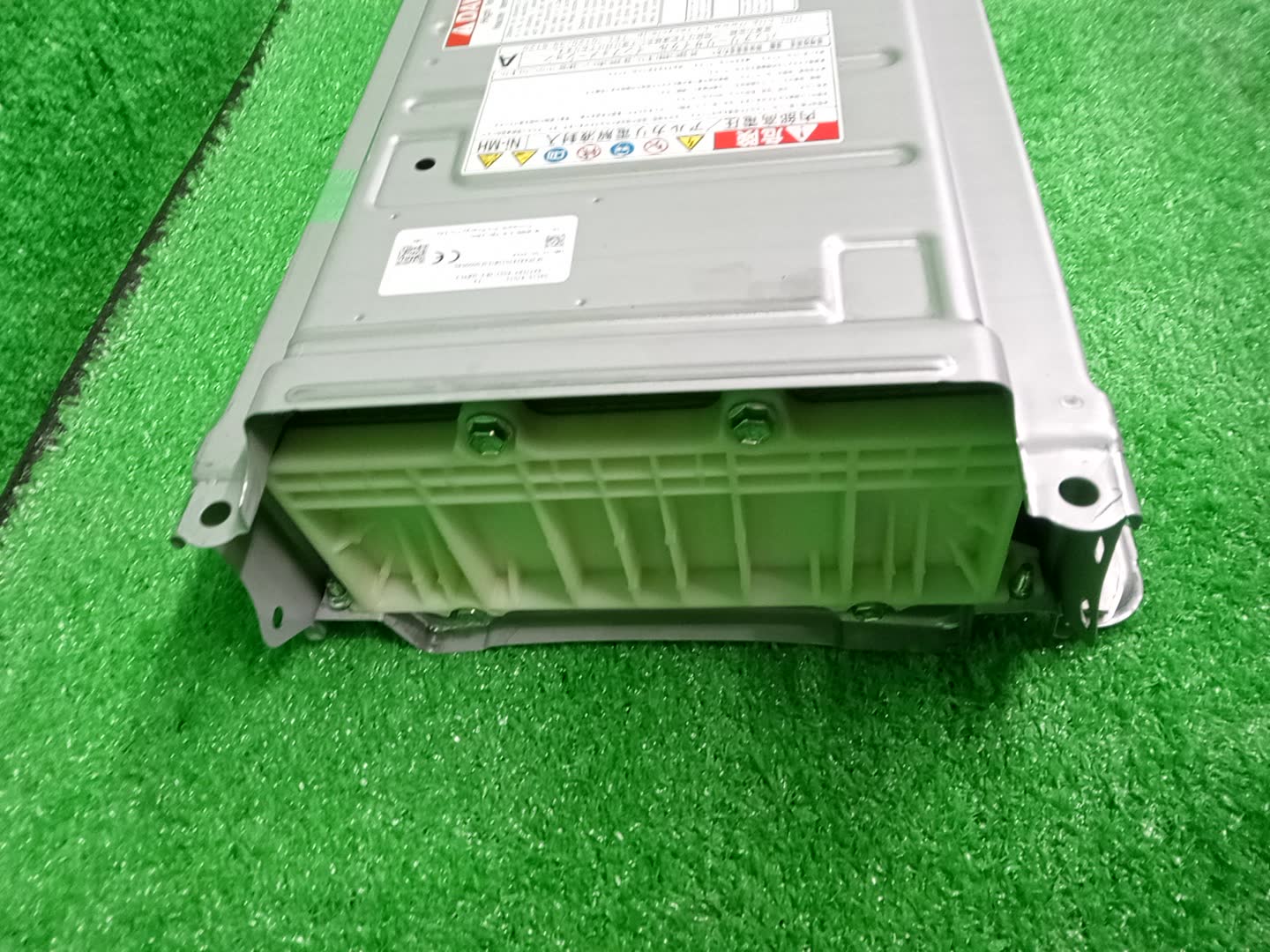 Батарея гибридной установки TOYOTA PRIUS NHW20 G9510-47033 2 ракурс