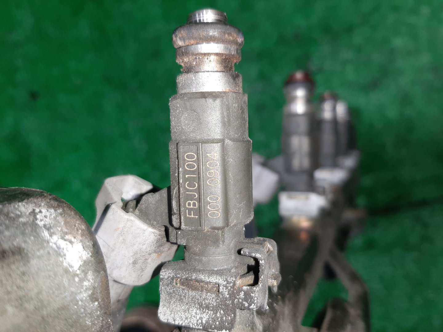 Инжектор NISSAN LAUREL GC35 RB25DE 2 ракурс