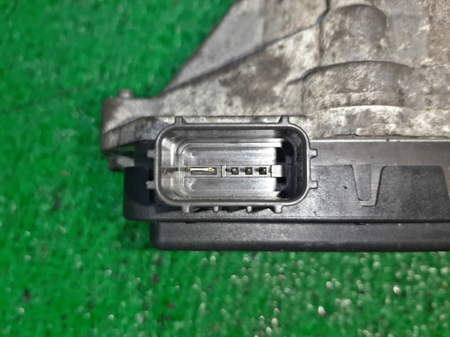 Блок valvematic TOYOTA NOAH ZRR70G 3ZR-FAE 222A0-37011 3 ракурс
