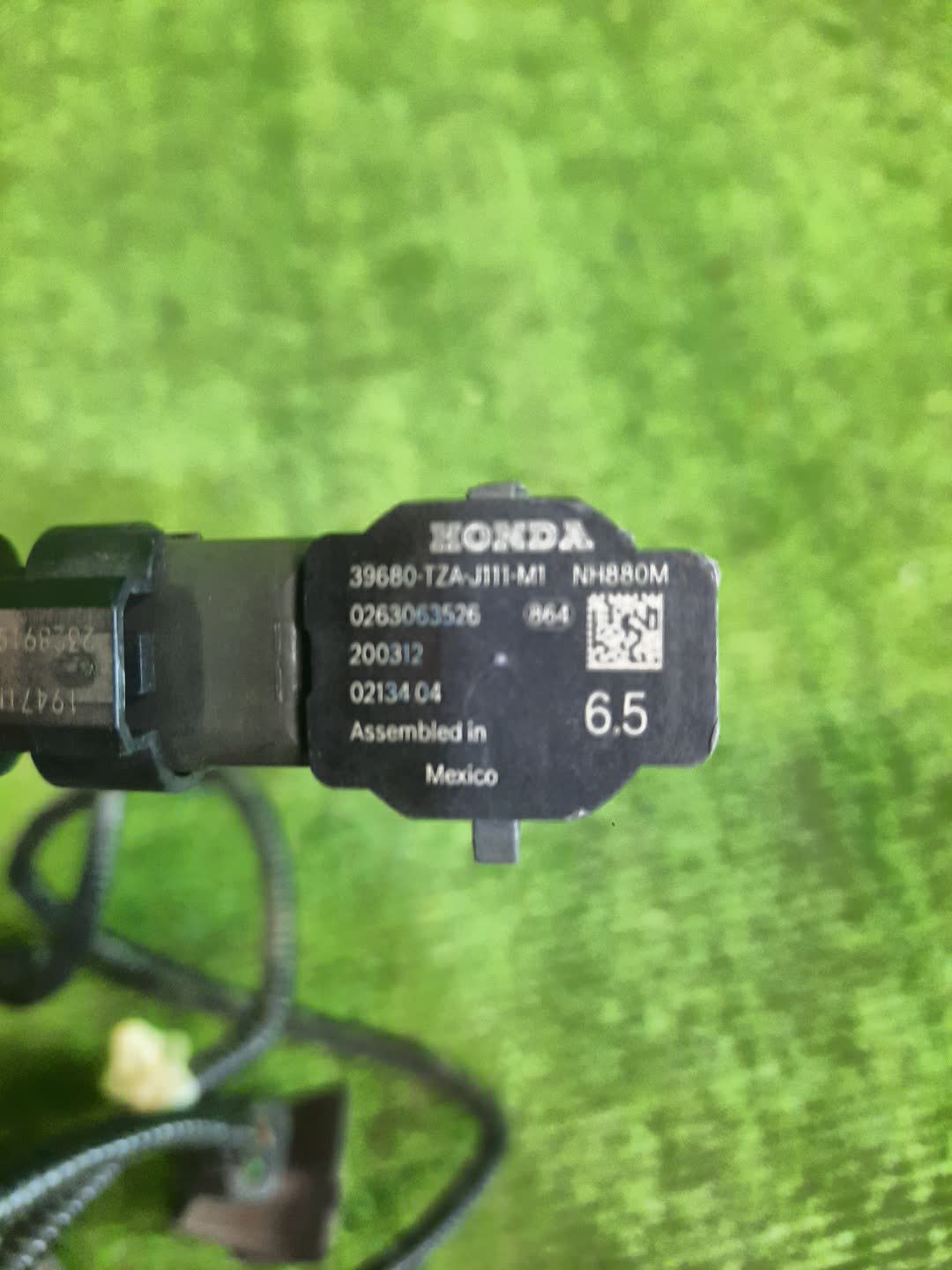 Датчик парковки HONDA FIT GR1 32112-TLA-J002 3 ракурс