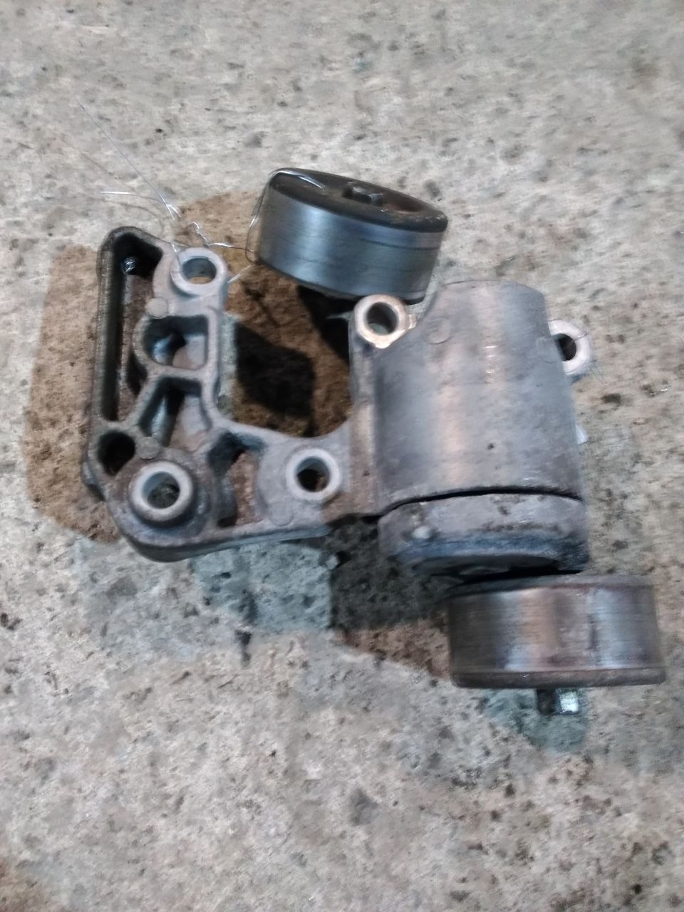 Ролик натяжной TOYOTA MARK X GRX121 3GR-FSE 2 ракурс