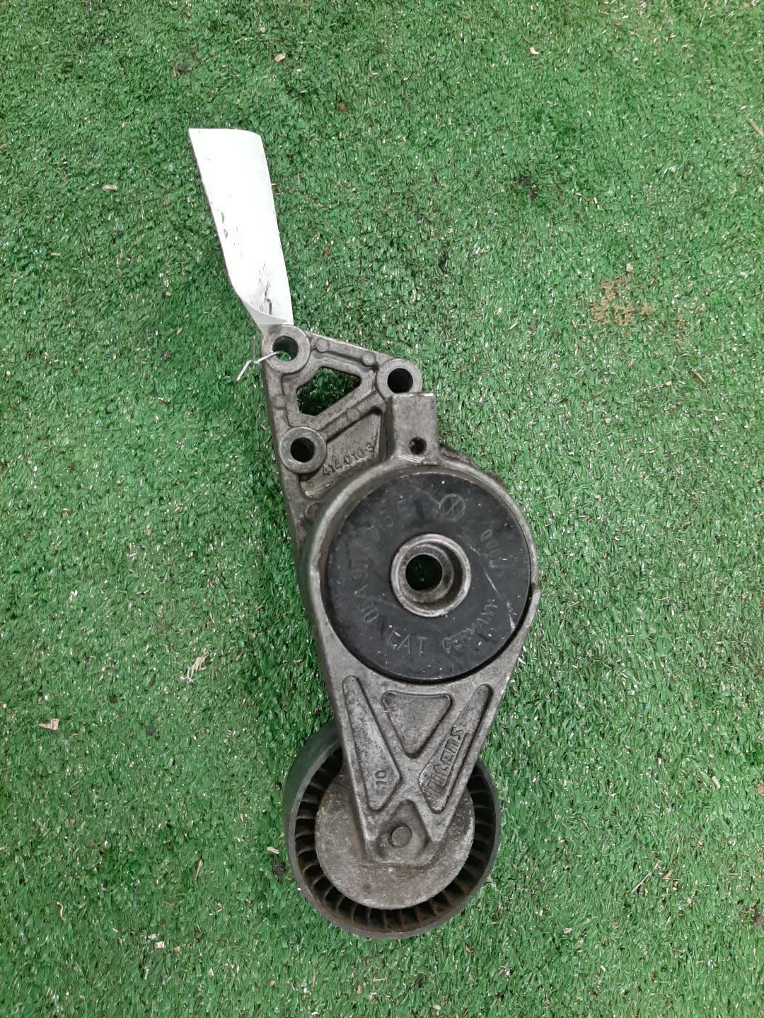 Ролик натяжной AUDI TT 8N3 APX 06A 903 315E 2 ракурс