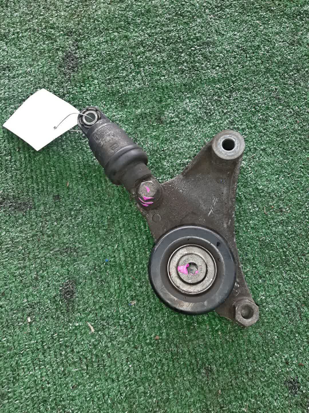 Ролик натяжной TOYOTA RAV4 ACA21W 1AZ-FSE 1 ракурс