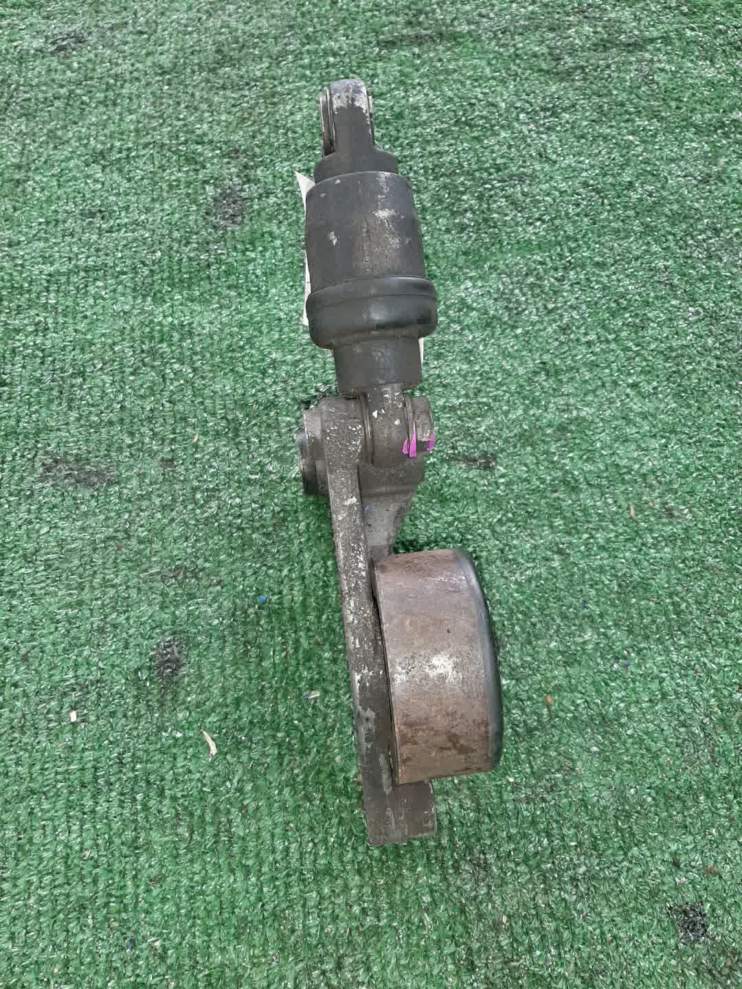 Ролик натяжной TOYOTA RAV4 ACA21W 1AZ-FSE 2 ракурс
