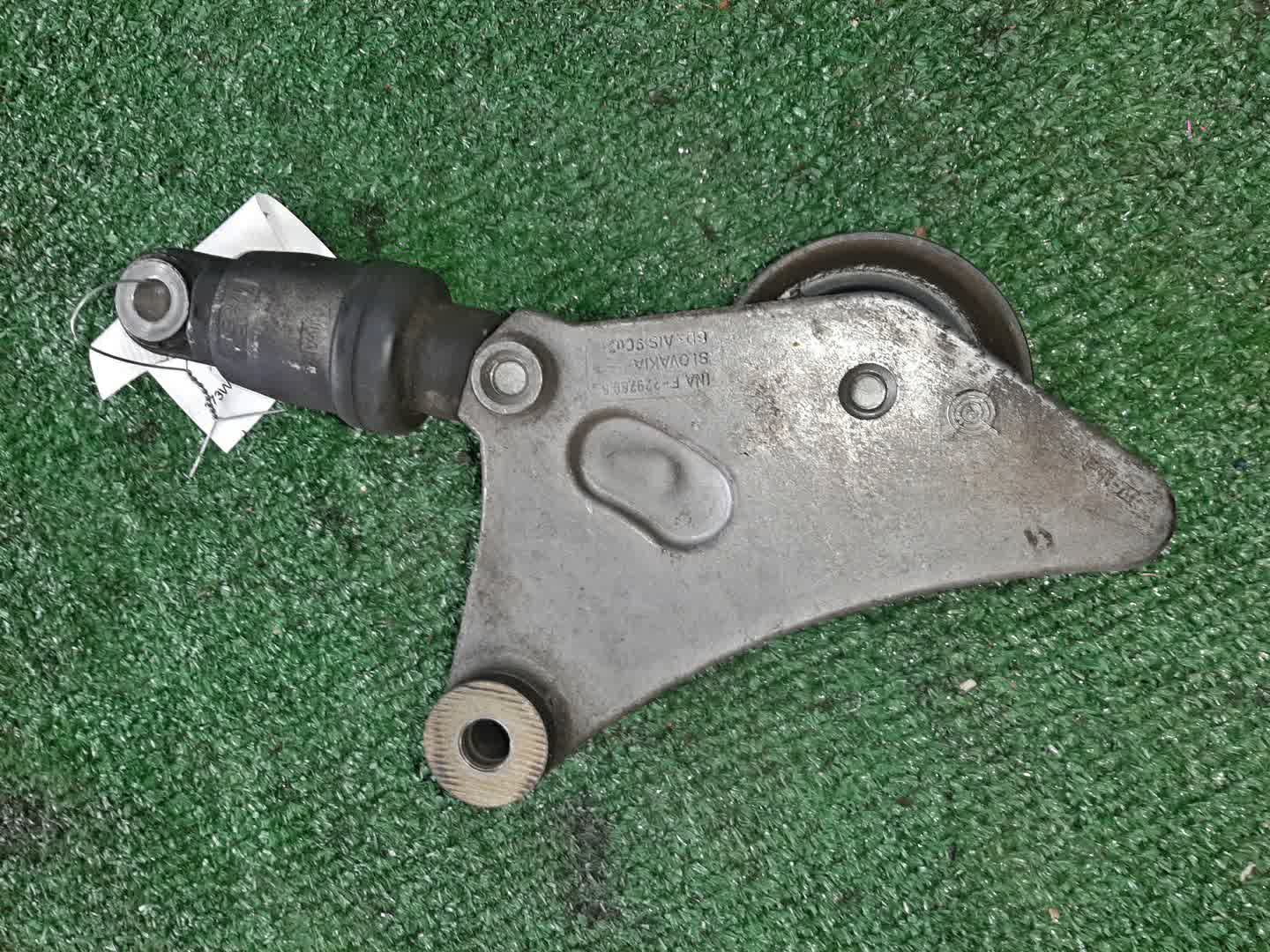 Ролик натяжной TOYOTA RAV4 ACA21W 1AZ-FSE 3 ракурс