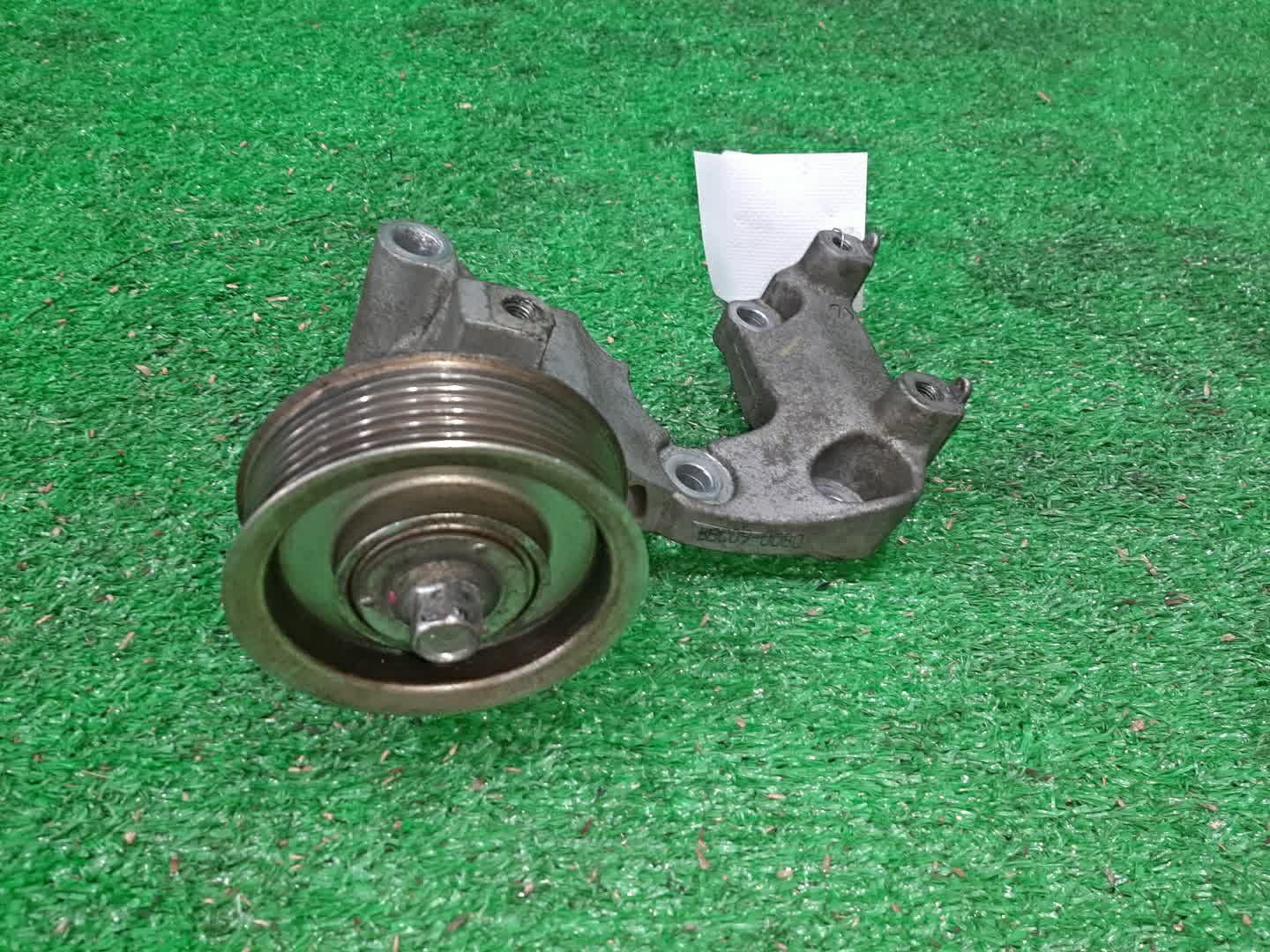 Ролик натяжной LEXUS RX450H GYL15W 2GR-FXE 1 ракурс