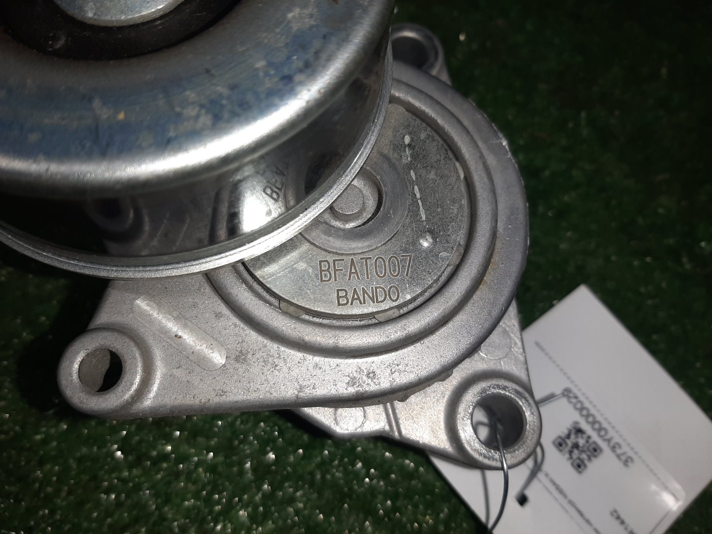 Ролик натяжной NISSAN X-TRAIL NT30 QR20DE 2 ракурс