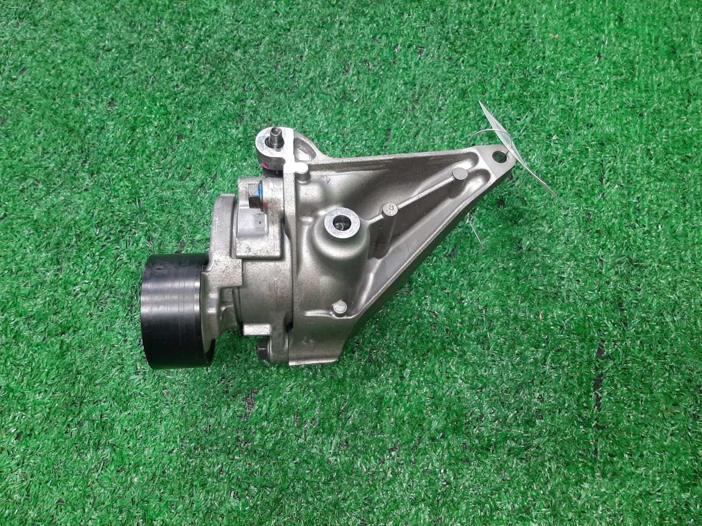 Ролик натяжной NISSAN DAYZ B48W BR06DET 1 ракурс Ролик натяжной NISSAN DAYZ B48W BR06DET 1 ракурс