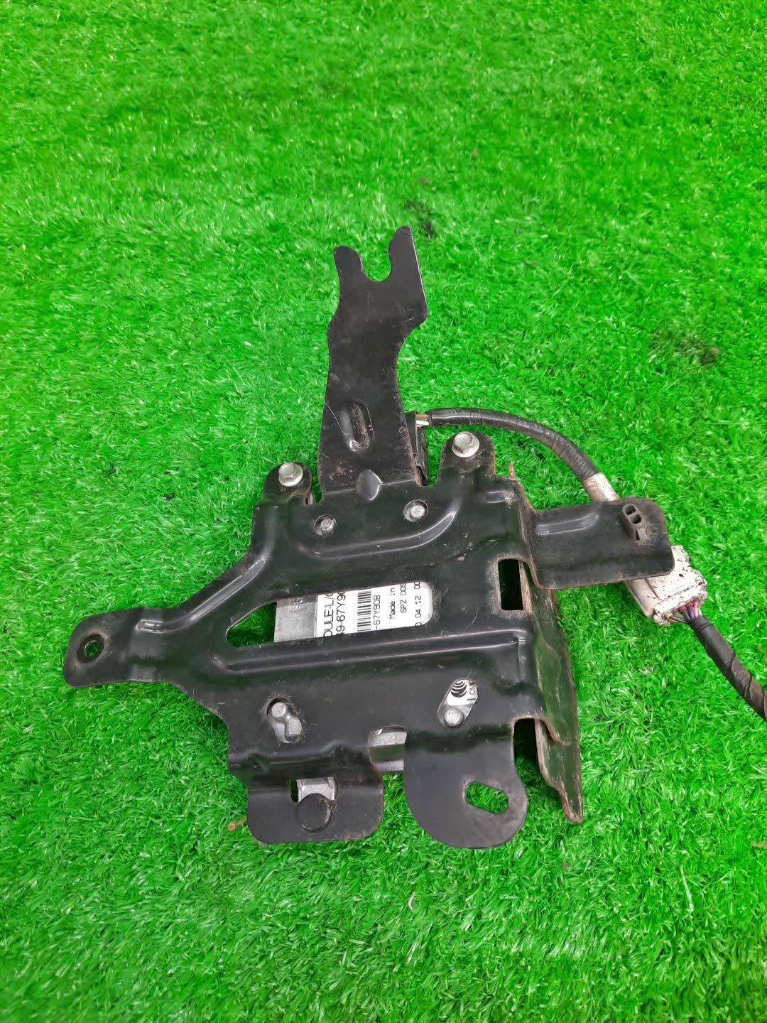 Радар-детектор MAZDA CX-5 KE5AW, KE5FW, KEEAW, KEEFW, KE2AW, KE2FW KD49-67Y90B 2 ракурс