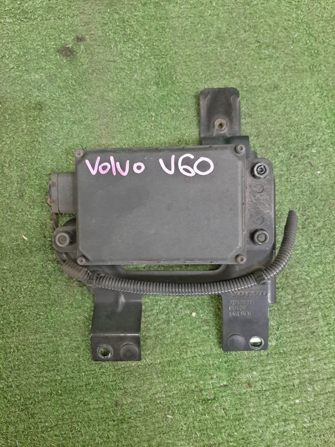 Радар-детектор VOLVO V60 FW47 31381556 1 ракурс