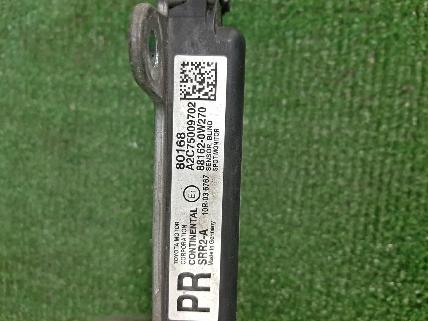 Радар-детектор TOYOTA PRIUS ZVW55 881620W270 2 ракурс