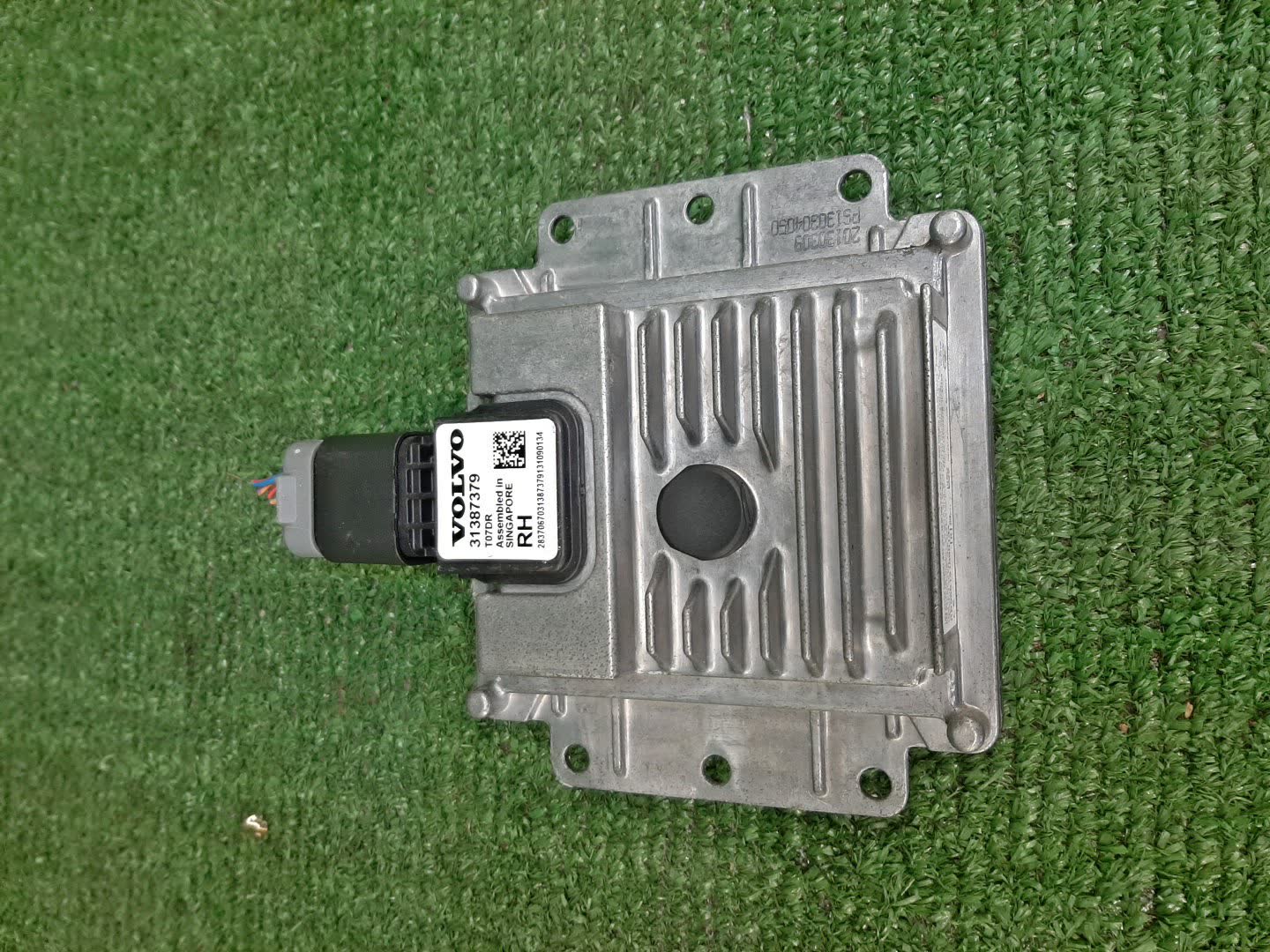 Радар-детектор VOLVO V40 MV 31387379 2 ракурс