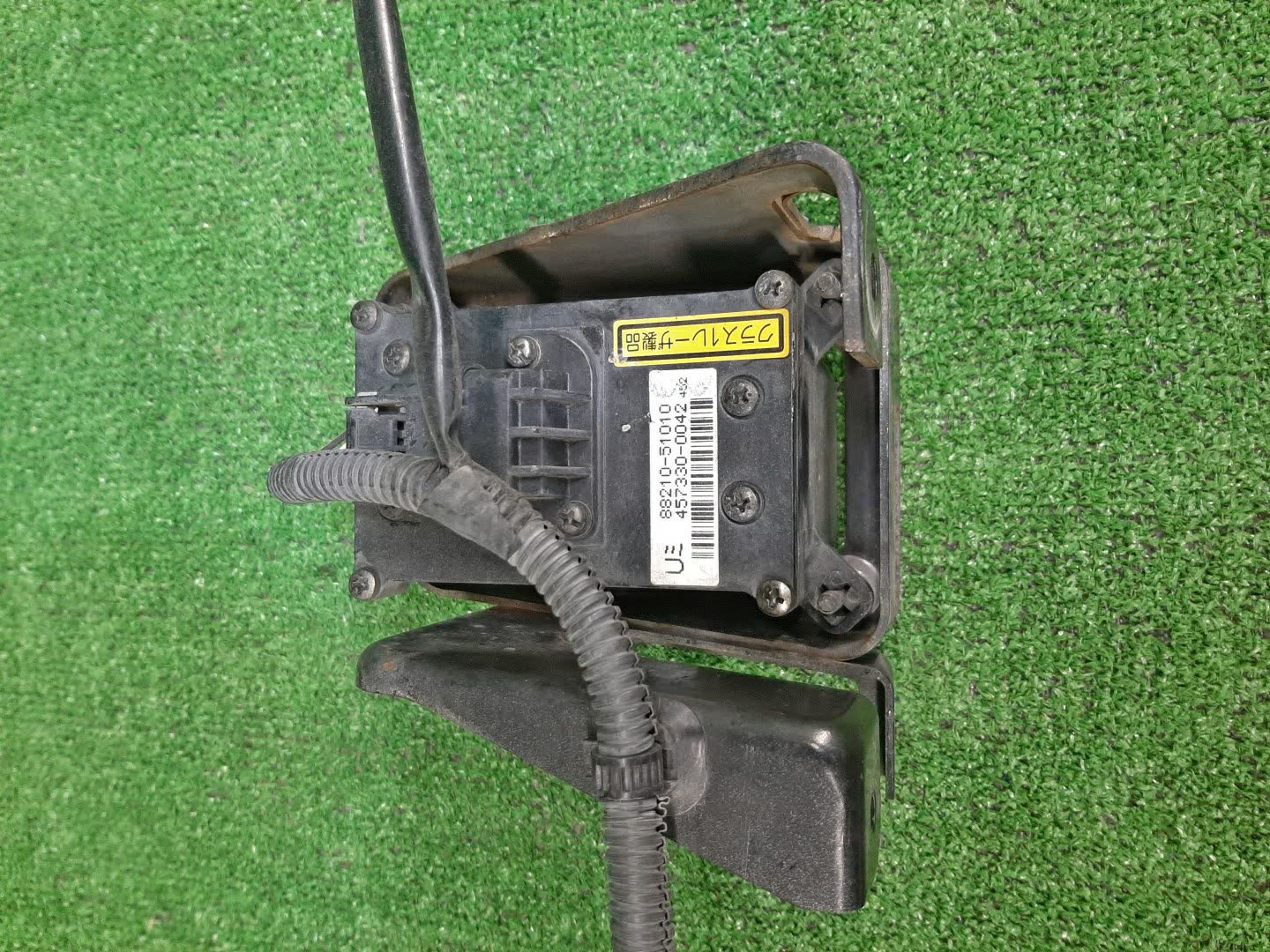 Радар-детектор TOYOTA PROGRES JCG10 88210-51010 2 ракурс